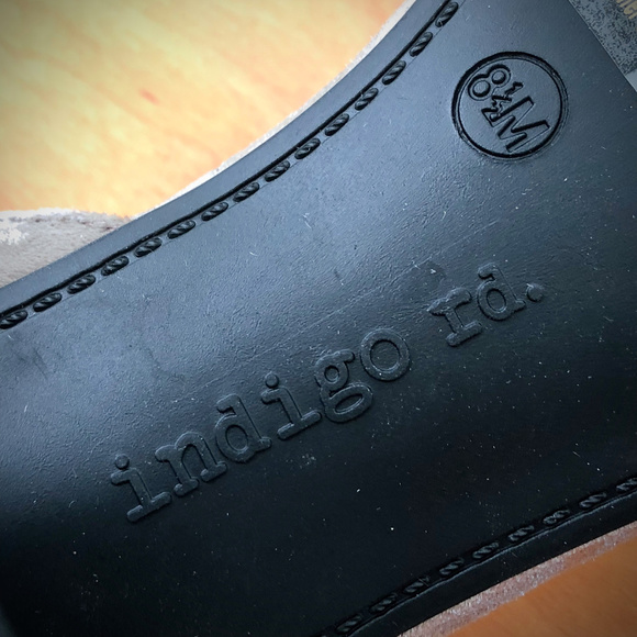 Indigo Road NWT Brown Velvet Ankle Strap Heeled Sandals 8.5M - Picture 6 of 7